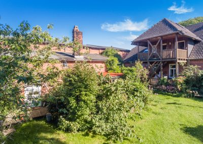 Bauernhaus mit Ferienwohnungen im Ober- und Dachgeschoss